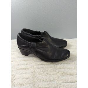 Clarks Betsie Ankle‎ Booties Wms 8M Black Leather Slip On Block Heels